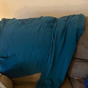 Adar addition v neck scrub set